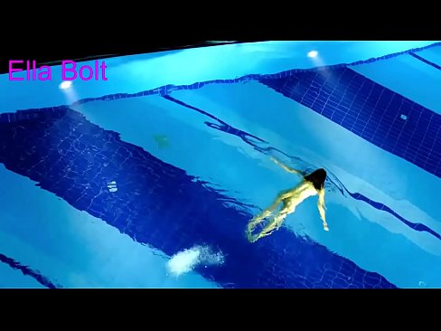 ❤️ Ik kin net ophâlde te sjen, jonge blonde fongen neaken swimmen yn ELLA BOLT resort pool ️ Seksfideo op fy.porngifer.ru ❌️